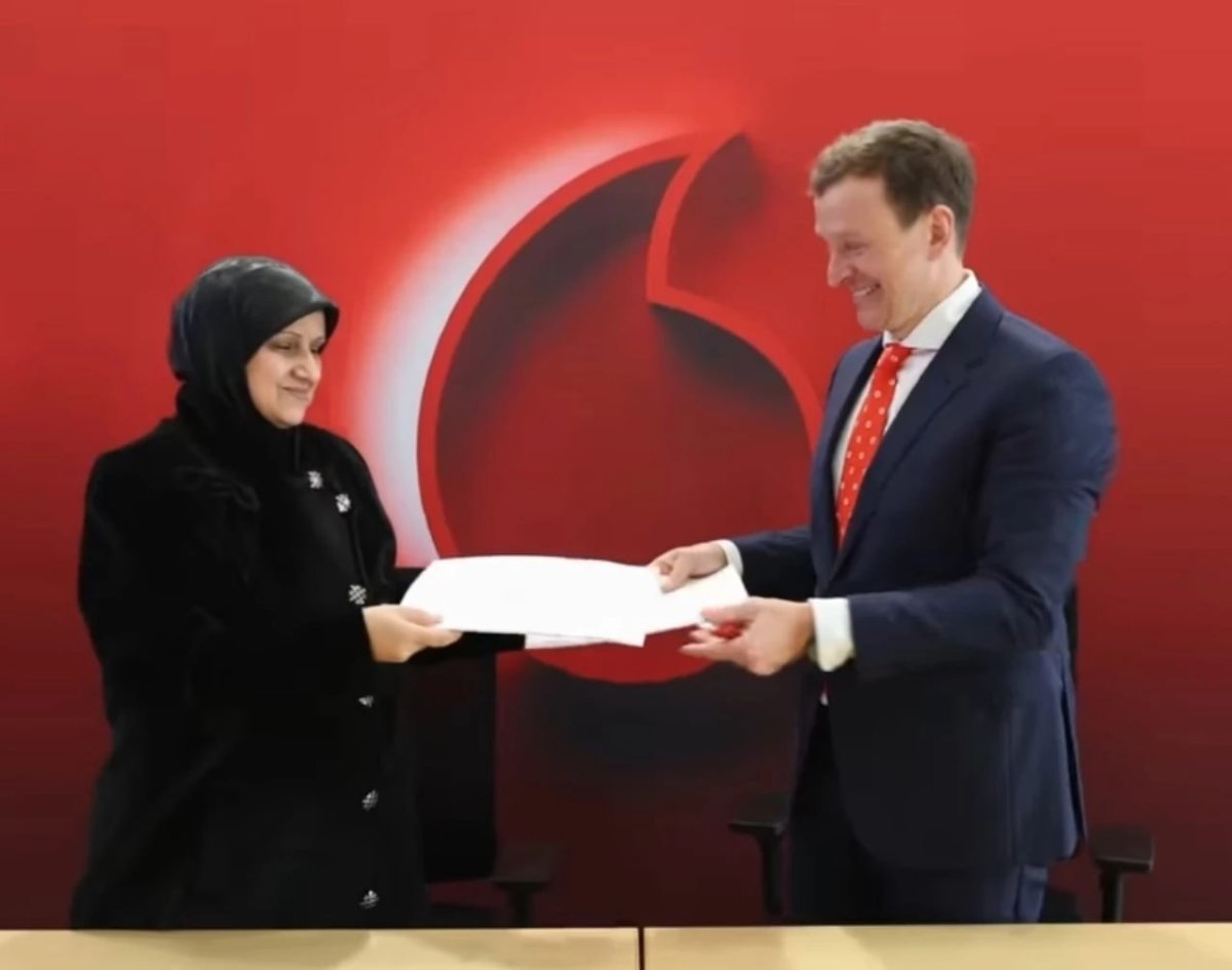 الاتصالات: طلبنا من فودافون تدريب آلاف العراقيين وتأهيلهم لإدارة الجيل الخامس