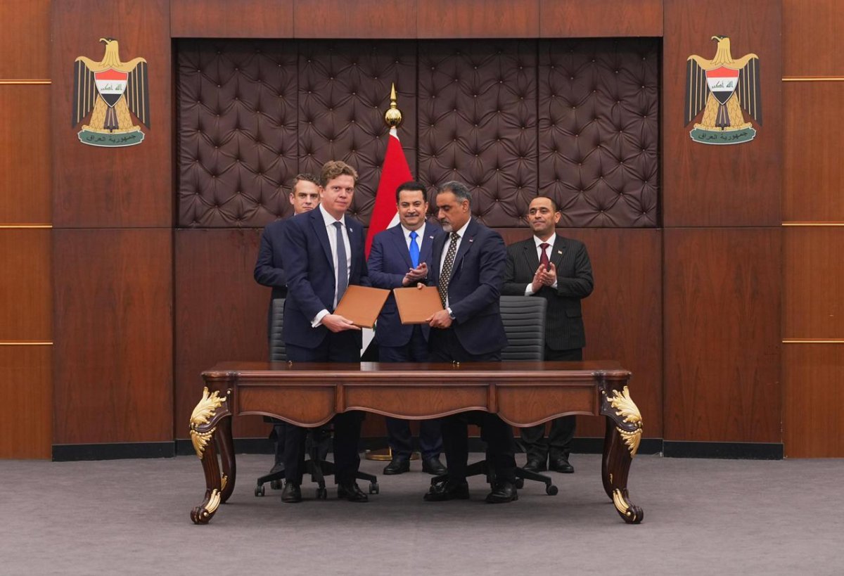 السوداني يرعى مراسم توقيع وزارة النفط عقد تنفيذ المنصة العائمة للغاز مع شركة اكسيليريت الأمريكي