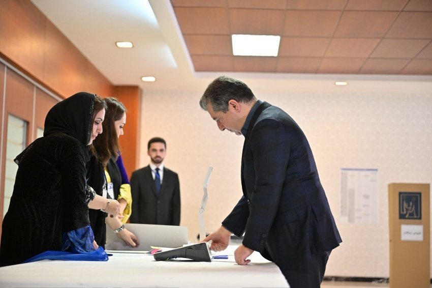 مسرور بارزاني بعد الإدلاء بصوته: هذه الانتخابات مهمة والشعب سيقرر شكل الحكم للأعوام الأربعة المقبلة