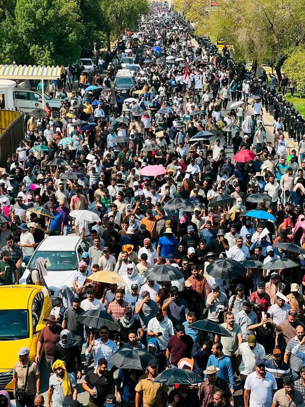 استمرار توافد الخريجين القدامى إلى منطقة العلاوي في بغداد للمطالبة بالتعيين